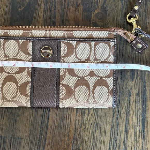 Coach Signature strip Zippy Wallet/Wristlet NEVER USED! - Picture 12 of 14